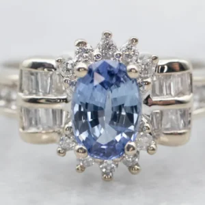 White Gouden Sapphire and Diamond Engagement Ring