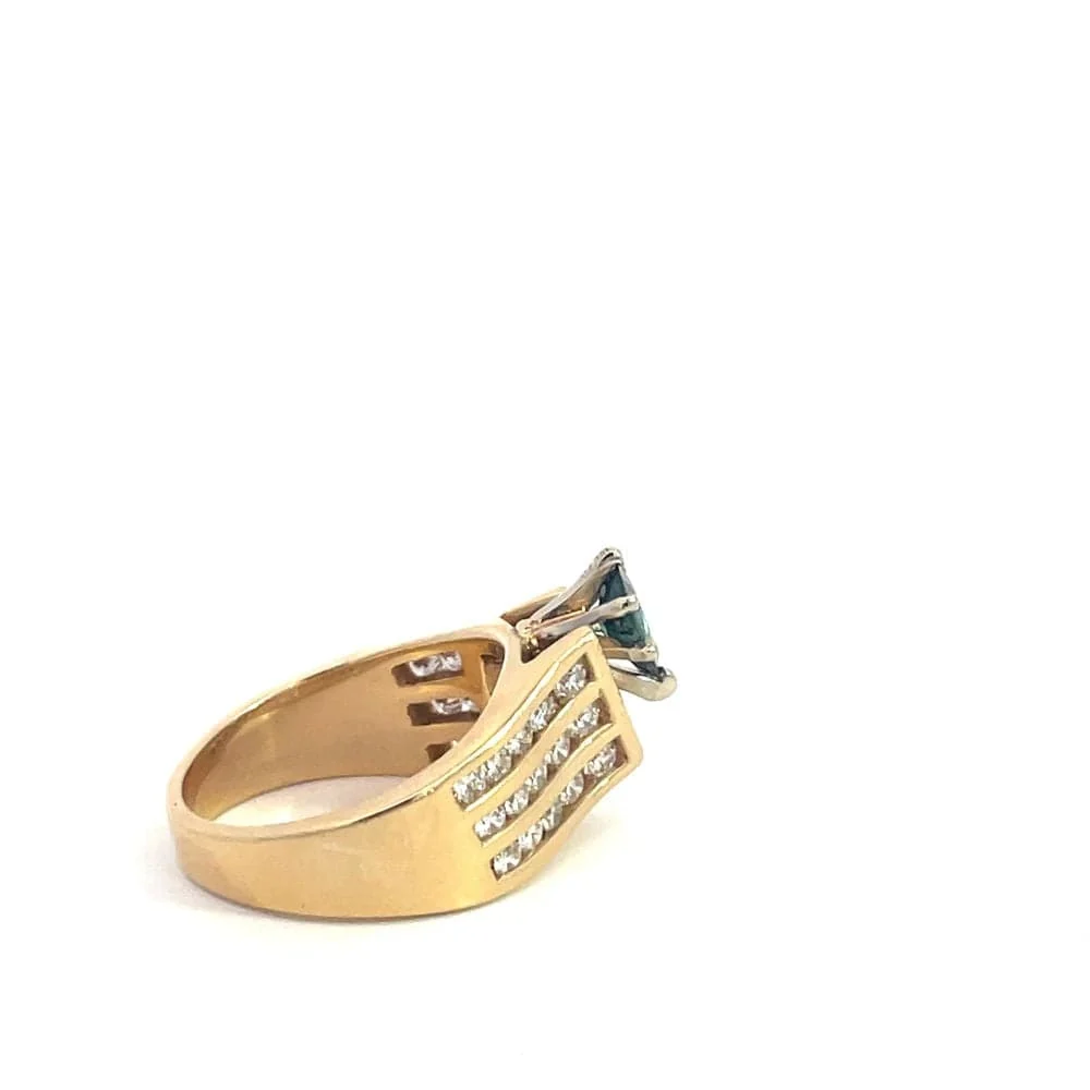 Yellow gold, Sapphire and Diamond Ring