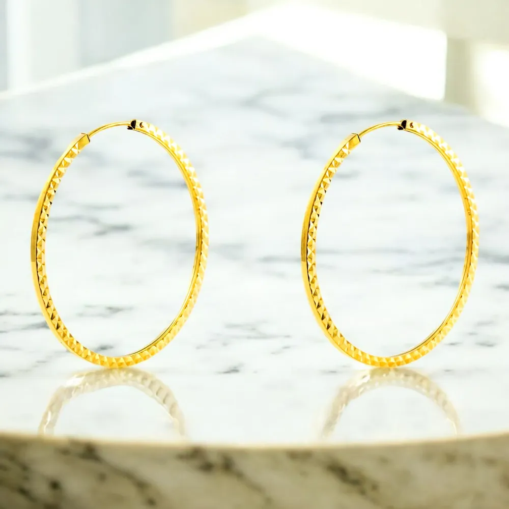 18ct Yellow Gold Square Carved Hoop Earrings 40 x 1.5 mm