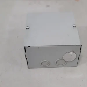 6"x6"x4" Screw Cover Junction Pull Box, 8 Knockouts voor metaalconstructies