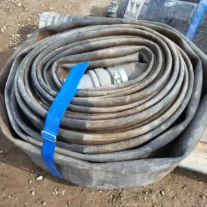 6" x 90 ft Lay Flat Hose Zwart w/ Coupling