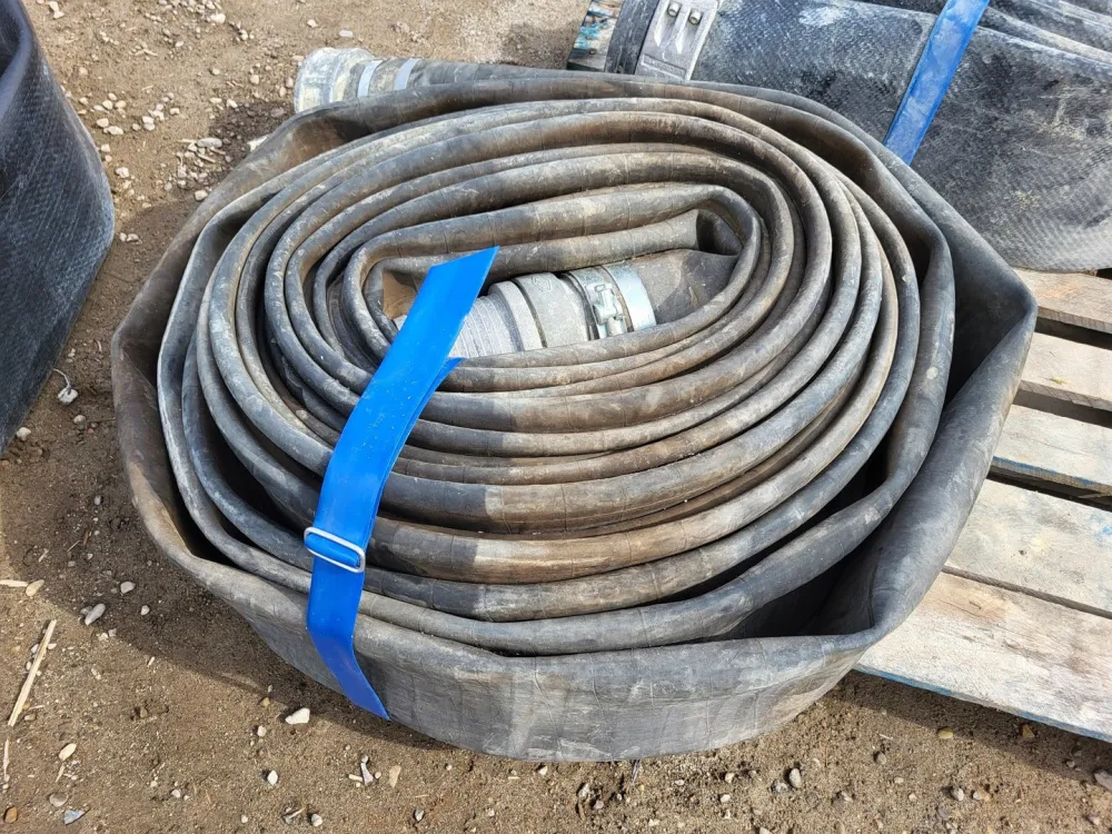 6" x 90 ft Lay Flat Hose Zwart w/ Coupling