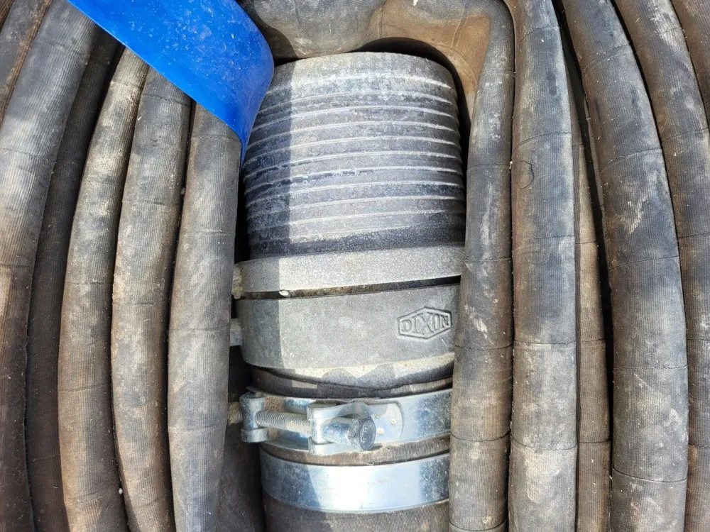 6" x 90 ft Lay Flat Hose Zwart w/ Coupling